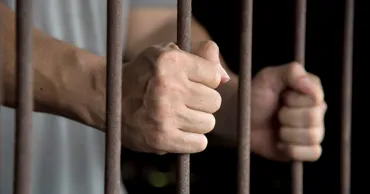 Și-a înjunghiat concubina până la moarte: Bărbatul, condamnat la închisoare