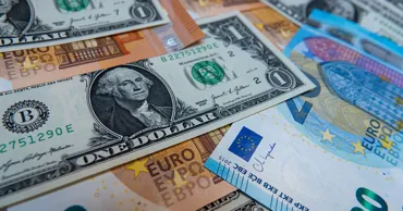 Curs valutar 26 octombrie 2026: Cât valorează un euro și un dolar