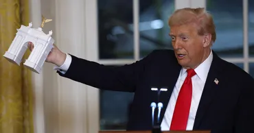 Трамп хочет превратить триумфальную арку в Вашингтоне в военный комплекс