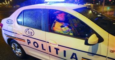 В Румынии агрессивная девушка избила 5 полицейских, крича “Моя мама - прокурор”.