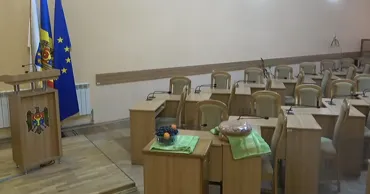 Мунсоветники PAS ждали своих коллег из MAN и PSRM на заседании с калачами и полотенцами