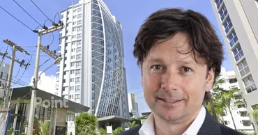 Cofondatorul companiei ASOS a murit în Thailanda după ce a căzut de la etajul 17