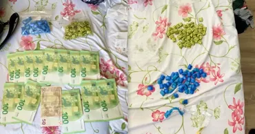 Vindeau droguri prin Telegram și le ascundeau în Chișinău. Patru bărbați, condamnați