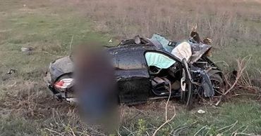 В Страшенском районе произошло ДТП: автомобиль врезался в панно.