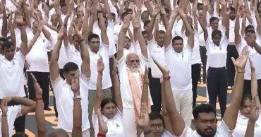 Premierul Indiei, Narendra Modi, a condus o demonstrație uriașă de yoga