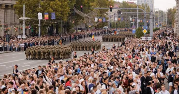 Более 7 тысяч зрителей наблюдали за военным парадом в центре Кишинева