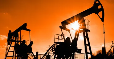 Petrolul se scumpește după atacurile SUA și ale Iranului