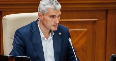 Вице-председатель парламента Александр Слусарь.