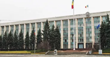 Число должностей в территориальных структурах образования сократят