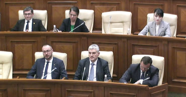 Блок ACUM выдвигает вотум недоверия еще одному министру.