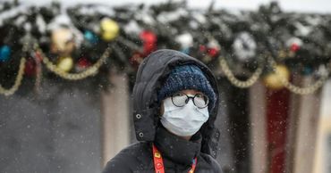 Вирусолог оценил влияние холода на заболеваемость COVID-19.