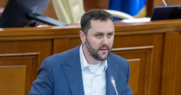 Депутат от PAS Александр Трубка сложил мандат: его место займет Роман Рошка