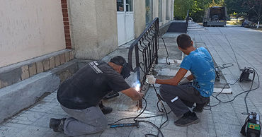 В Дубоссарах продолжают создавать безбарьерную среду. Фото: novostipmr.com.