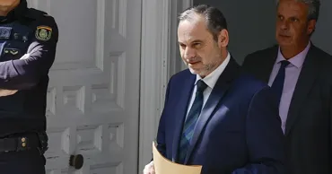 Экс-министра транспорта Испании из партии Санчеса приговорили к 24 годам заключения