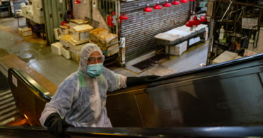 В Китае обнаружили коронавирус на упаковке морепродуктов из России.