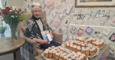 В Шотландии женщина отпраздновала свое 105-летие и раскрыла секрет долголетия
