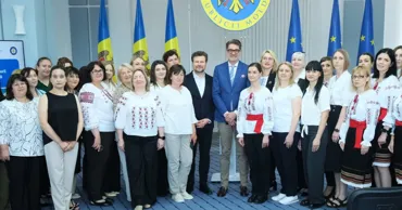 Profesorii care predau limba română în școlile alolingve vor beneficia de instruiri