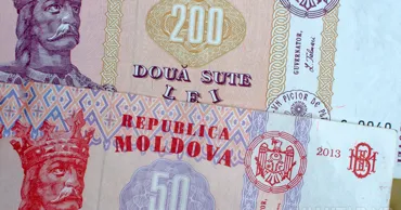 Зарплата в бюджетном секторе снизилась в реальном выражении на 1,5%
