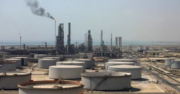 Саудовская Аравия приостанавливает поставки нефти в Европу после атаки на нефтепровод