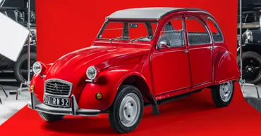 В 2028 году Citroen возродит модель 2CV, получившую прозвище «гадкий утенок»