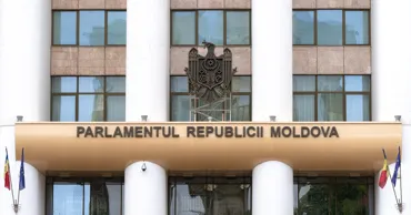 Парламент соберется в четверг: в повестке налоги, бюджеты, ЖДМ и регистрация SIM-карт