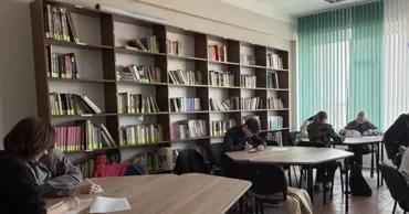 MEC extinde măsurile de sprijin în educație pentru tinerii de etnie romă