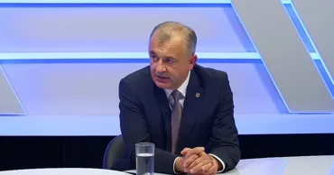 Кику: Необходима деполитизация государственных институтов