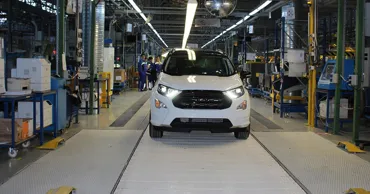 Nu pot roboții înlocui oamenii: Ford reangajează aproximativ 350 de ingineri