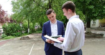 Почти 100 бельцких выпускников получили десятки по БАКу «автоматом»