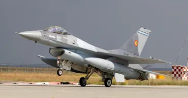 Истребитель F-16 сбил беспилотник в воздушном пространстве Румынии