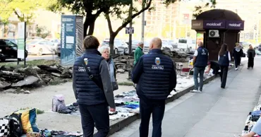 Пешеходную зону у железнодорожного вокзала очистили от незаконных торговцев