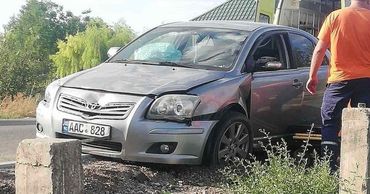 В центре села Кирсова автомобиль Toyota Avensis сбил пешехода.