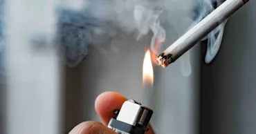 Studiu: Fumul de tutun depus în încăperi se transformă într-o toxină cu acțiune lentă