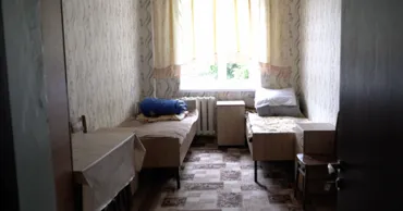 Учащийся Центра передового опыта об условиях в общежитии: Старые кровати и крысы