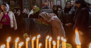 Из 1441 святых обителей страны 285 проводили церковные службы с прихожанами.
