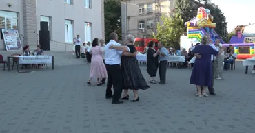De 60 de ani, la bine și la greu: Cele mai longevive cupluri din Comrat, omagiate