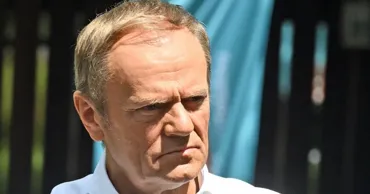 Tusk a renunțat la imunitate în urma unui proces de calomnie intentat împotriva sa