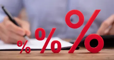 Situația de pe piețele monetare și valutare a dus la creșterea dobânzilor la credite și depozite