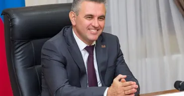 Înainte de plecare, Krasnoselski majorează indemnizațiile foștilor lideri