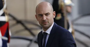 МИД Франции начал проверку в отношении дипломата из-за связей с Эпштейном