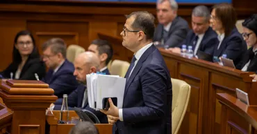Тофан отказался сокращать число министерств: Не хочу быть популистом