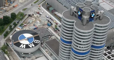 ИИ заменит менеджеров: BMW объявила о сокращении 20% руководителей
