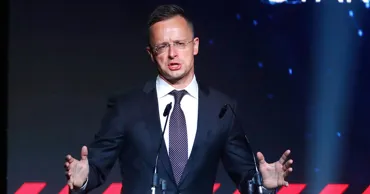 Сийярто ушел из парламента Венгрии ради работы в BYD