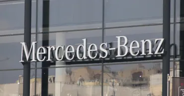 Mercedes-Benz сократил прибыль на 16,8% из-за падения спроса на рынке Китая