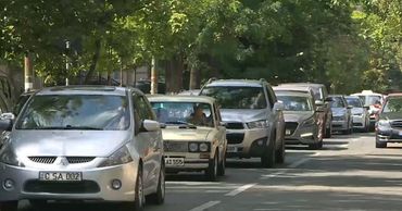 Кишинёв задыхается в пробках из-за парковки автомобилей не по правилам.