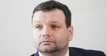 В Латвии уволили министра, которого поймали пьяным за рулем