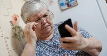 O pensionară de 81 de ani din Fălești a dat escrocilor peste 100.000 de lei