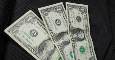 Banca Mondială a ridicat pragul sărăciei la trei dolari pe zi per persoană