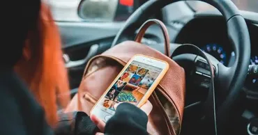 Poliția anunță controale privind folosirea telefonului la volan