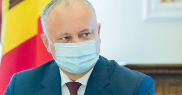 Додон заверяет, что не успел заразиться от своего ближайшего окружения.